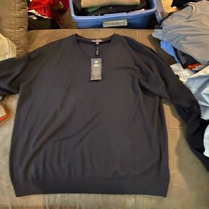 COPY - New 2XB navy blue vneck extra fine merino Hart Schaffner Marx.